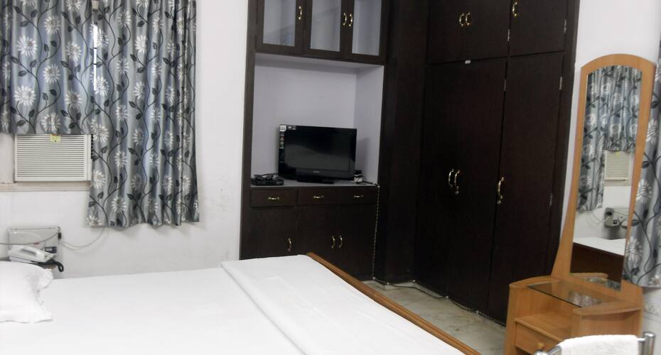 Executive Holiday Guest House, Patna 4